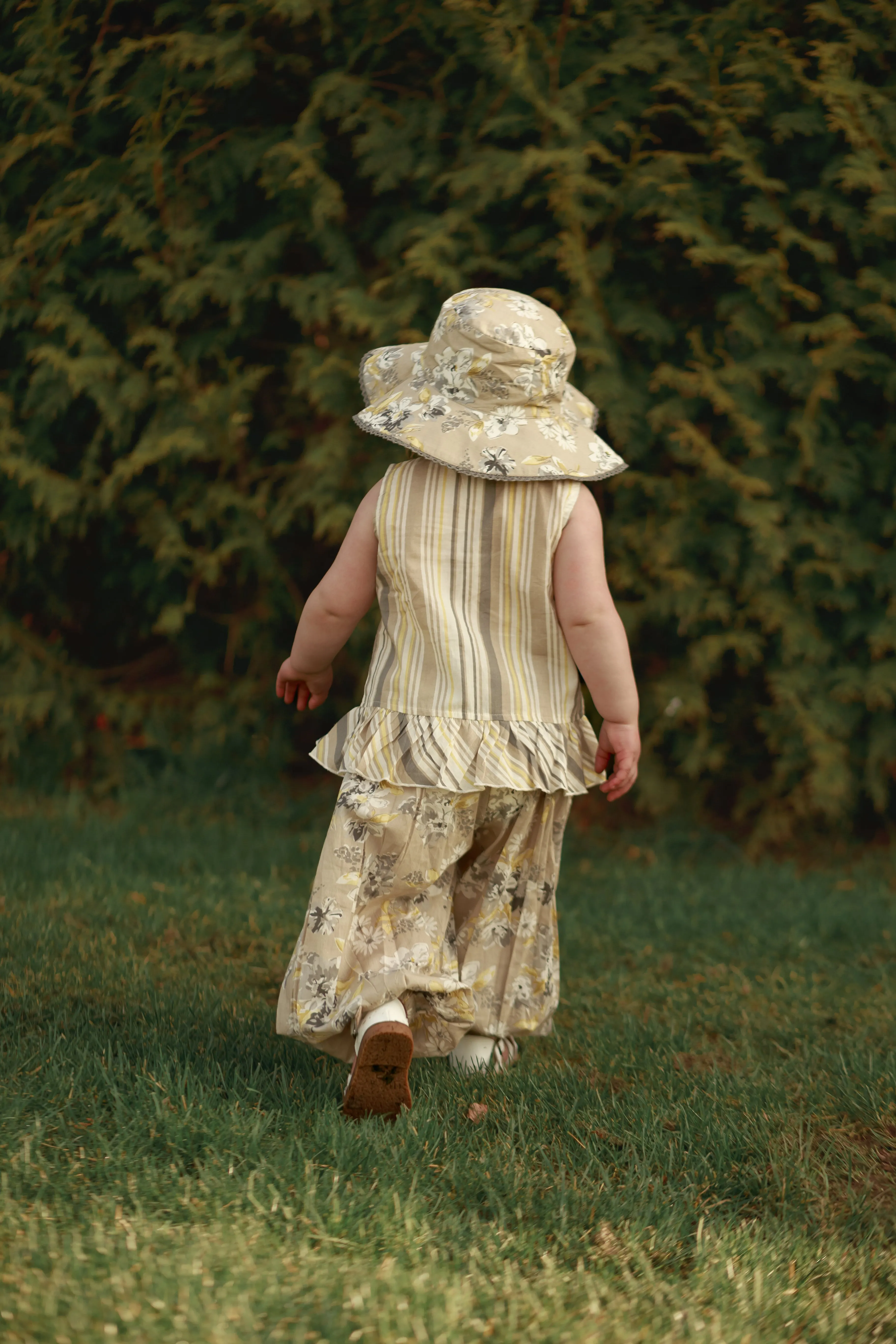 Reversible Brown Floral & stripe Kids' Sun Hat with Lace Detail